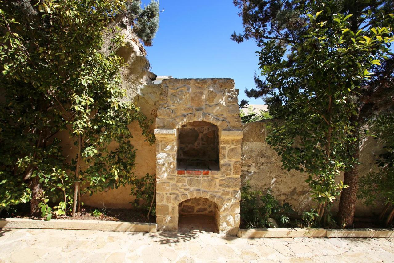 Villa Radamanthis Sivas ภายนอก รูปภาพ