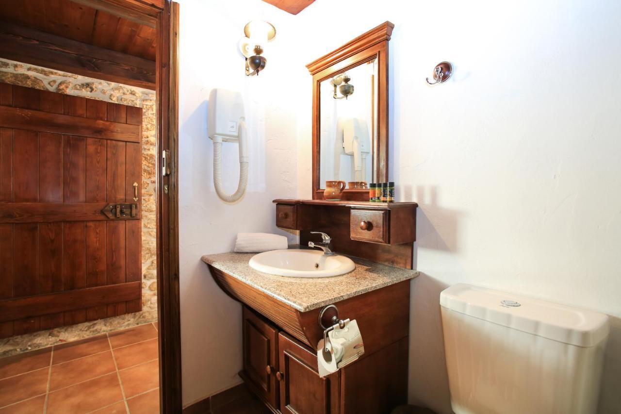 Villa Radamanthis Sivas ภายนอก รูปภาพ